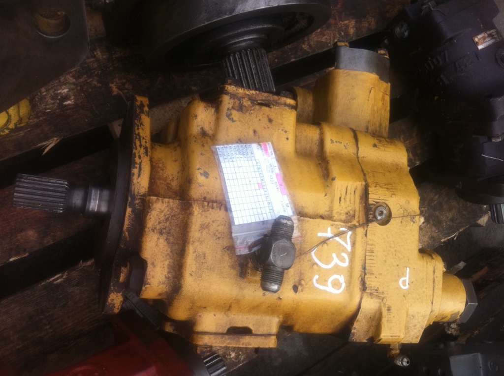 CATERPILLAR C3T14T70255721 - Hidraulična pumpa za Bager guseničar: slika 1 CATERPILLAR C3T14T70255721 - Hidraulična pumpa za Bager guseničar: slika 1