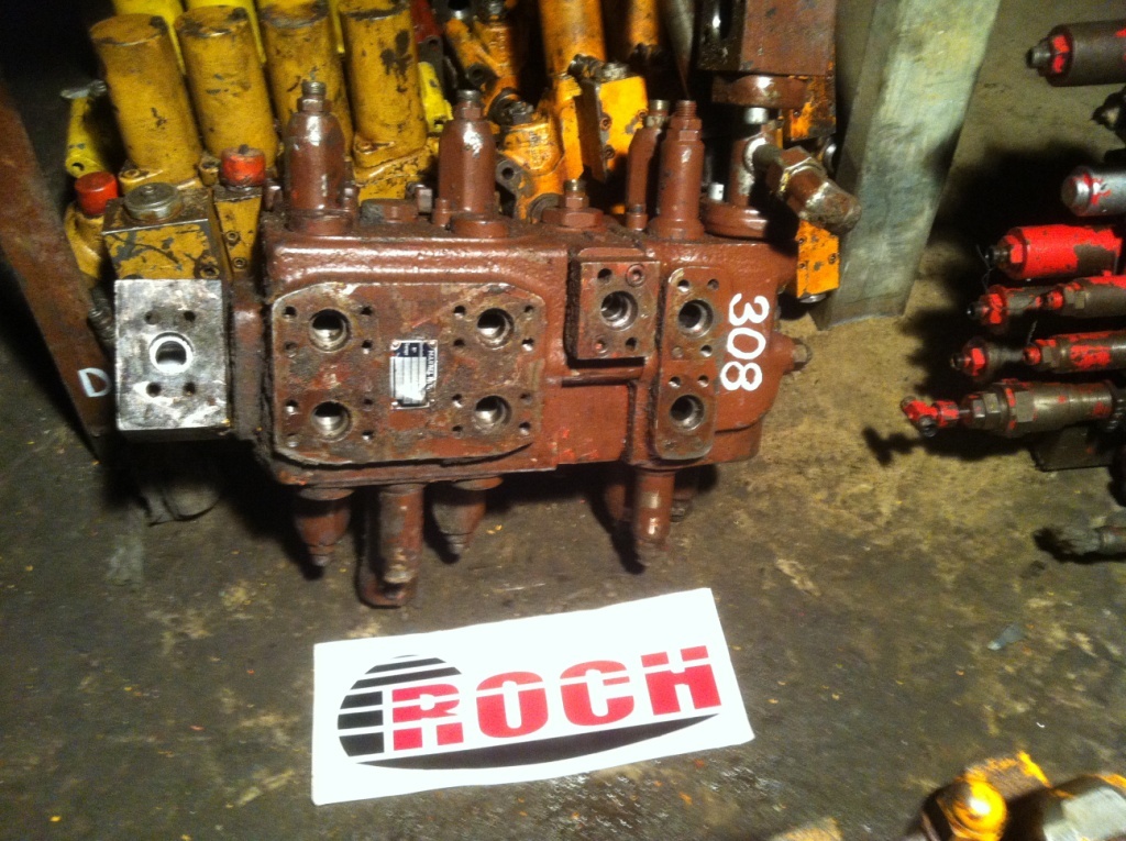 MARREL HYDRO 810357F/..819666 T17436-70 - 4 SEKCYJNY - Hidraulični ventil za Građevinska mašina: slika 1 MARREL HYDRO 810357F/..819666 T17436-70 - 4 SEKCYJNY - Hidraulični ventil za Građevinska mašina: slika 1