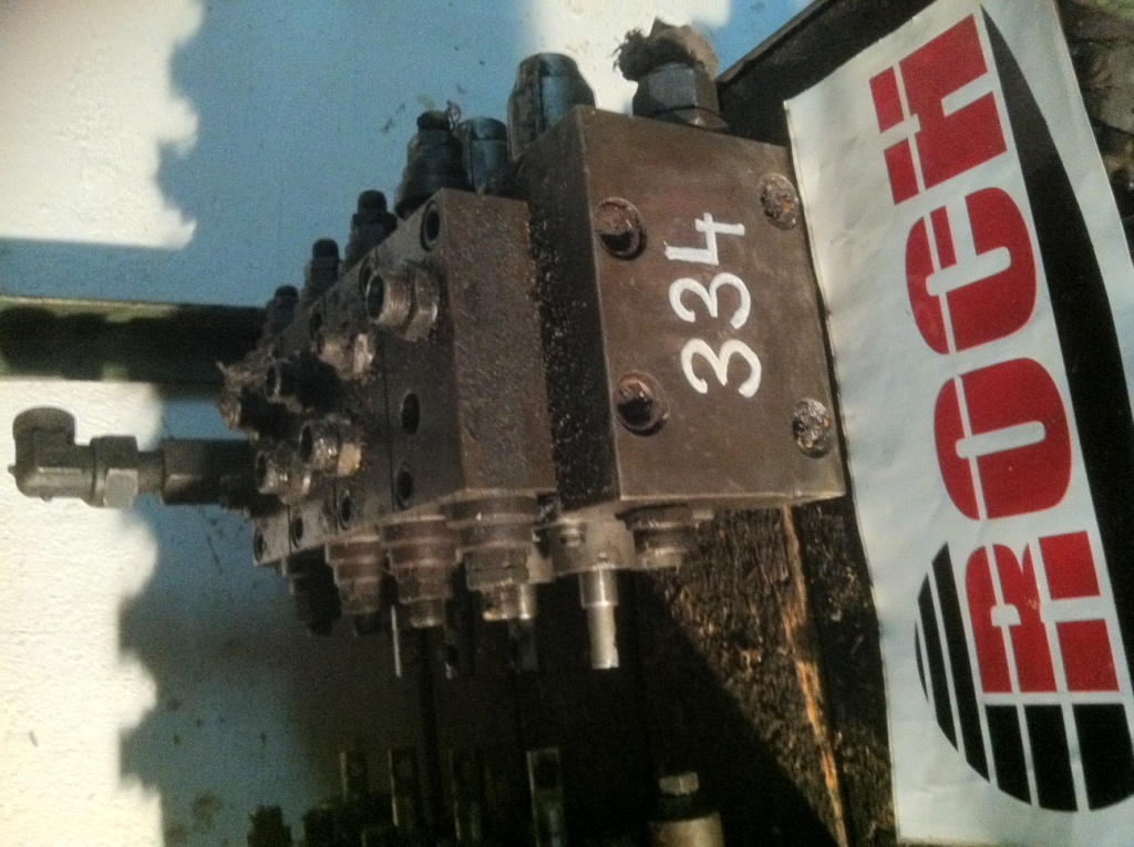 MARREL HYDRO FD... - 4 SEKCYJNY - Hidraulični ventil za Građevinska mašina: slika 1 MARREL HYDRO FD... - 4 SEKCYJNY - Hidraulični ventil za Građevinska mašina: slika 1