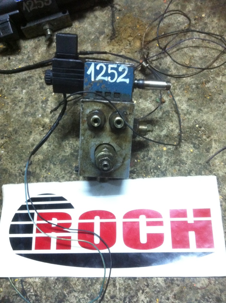 OIL CONTROL GROUP DIECI/0011Z 2400 373 - 1 SEKCYJNY + OLC L5110A201000000 + CEWKA 12VDC. - Hidraulični ventil za Građevinska mašina: slika 1 OIL CONTROL GROUP DIECI/0011Z 2400 373 - 1 SEKCYJNY + OLC L5110A201000000 + CEWKA 12VDC. - Hidraulični ventil za Građevinska mašina: slika 1