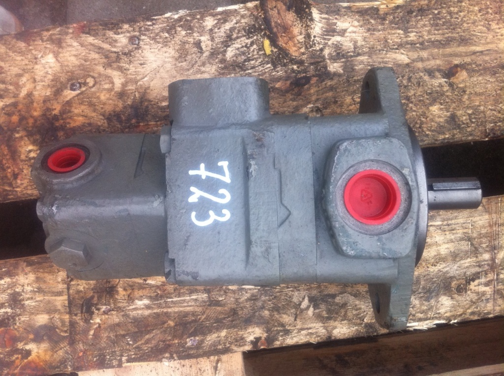 VICKERS 2.881.869 - Hidraulična pumpa za Građevinska mašina: slika 1 VICKERS 2.881.869 - Hidraulična pumpa za Građevinska mašina: slika 1