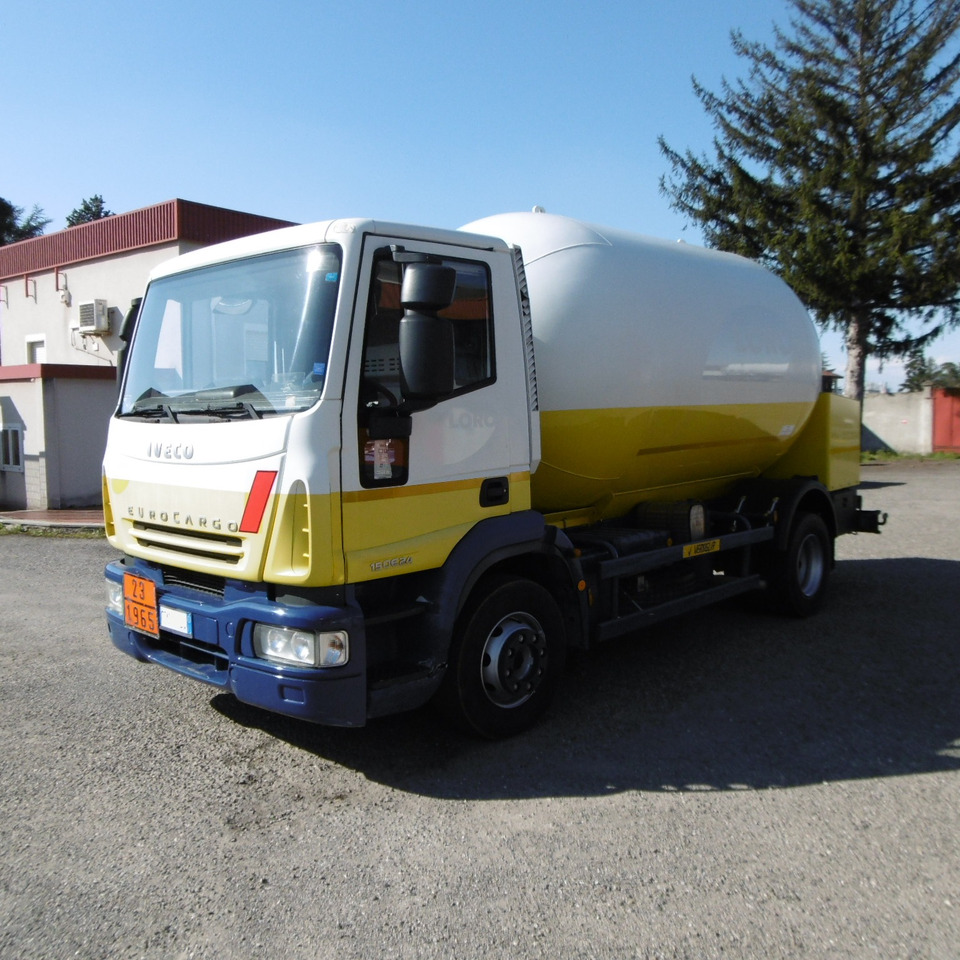 IVECO 150.24 - Kamion cisterna: slika 5 IVECO 150.24 - Kamion cisterna: slika 5