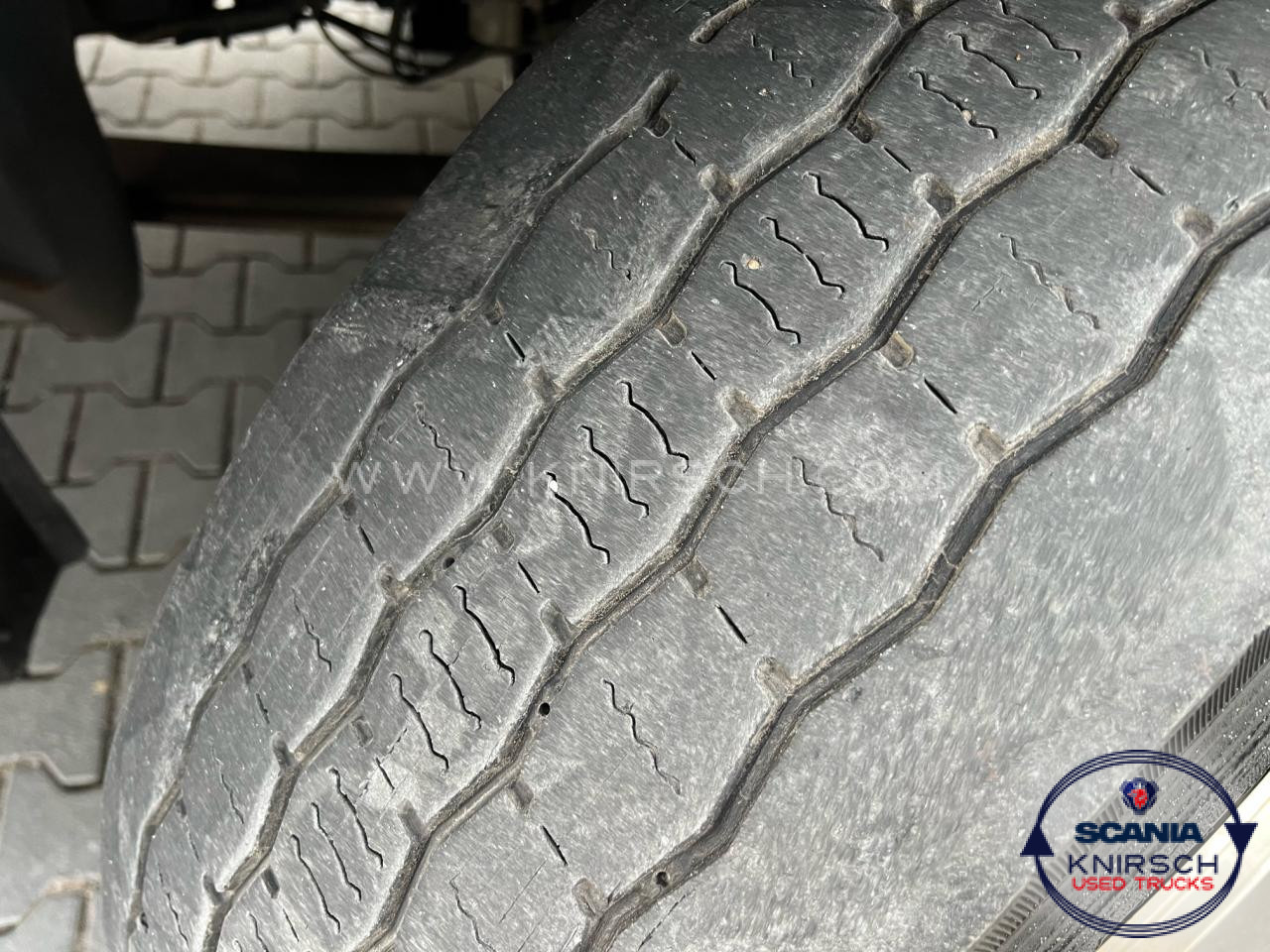SCANIA P 270 DB4x2MNA - Kamion sa zatvorenim sandukom: slika 4 SCANIA P 270 DB4x2MNA - Kamion sa zatvorenim sandukom: slika 4
