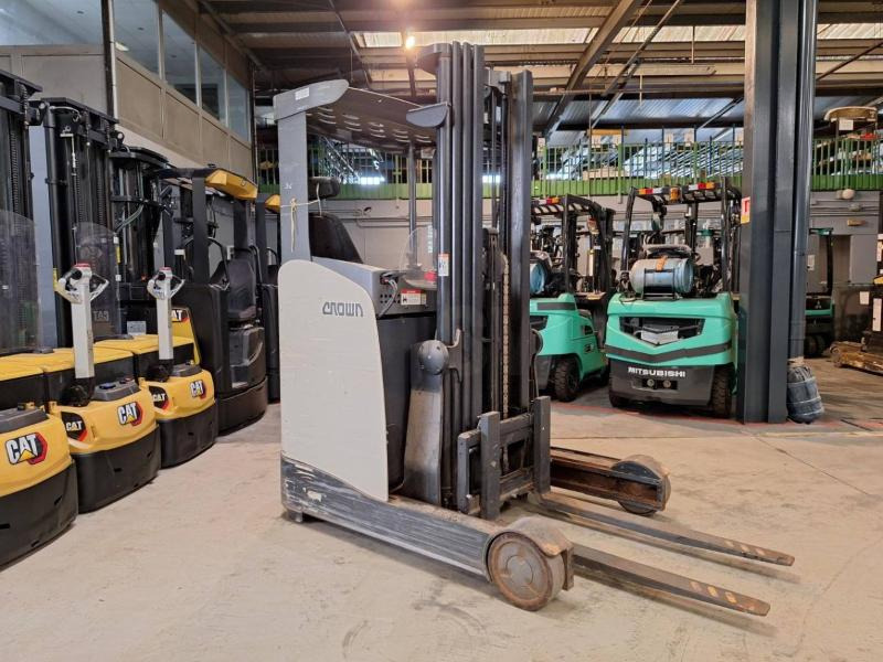 Crown ESR5240-1.4 - Regalni viljuškar: slika 1 Crown ESR5240-1.4 - Regalni viljuškar: slika 1