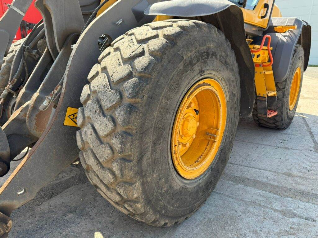 Utovarivač točkaš Volvo L60H: slika 18