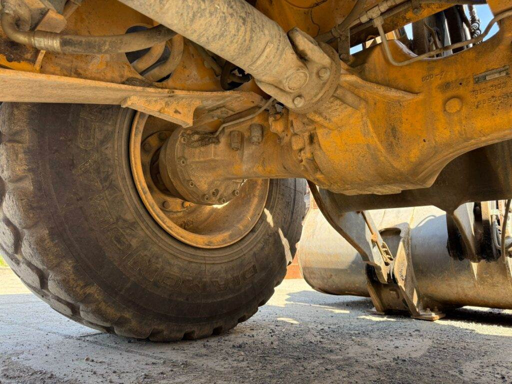 Utovarivač točkaš Volvo L60H: slika 12