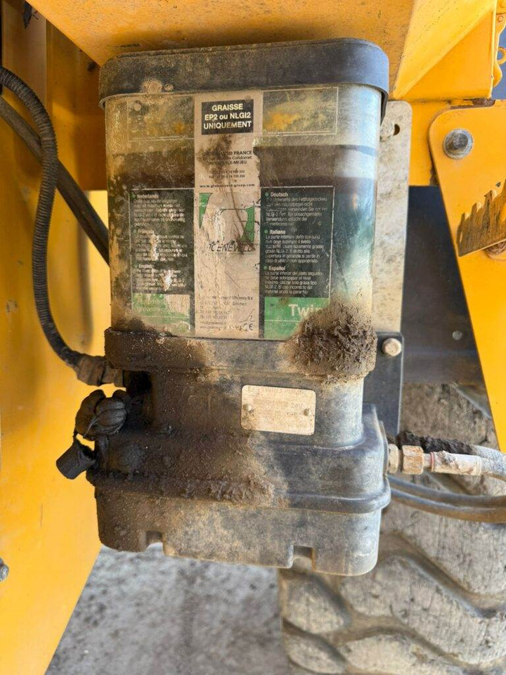Utovarivač točkaš Volvo L60H: slika 11