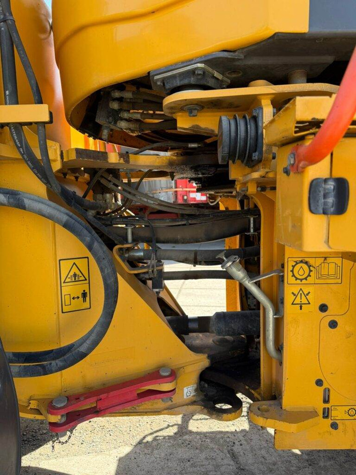 Utovarivač točkaš Volvo L60H: slika 8