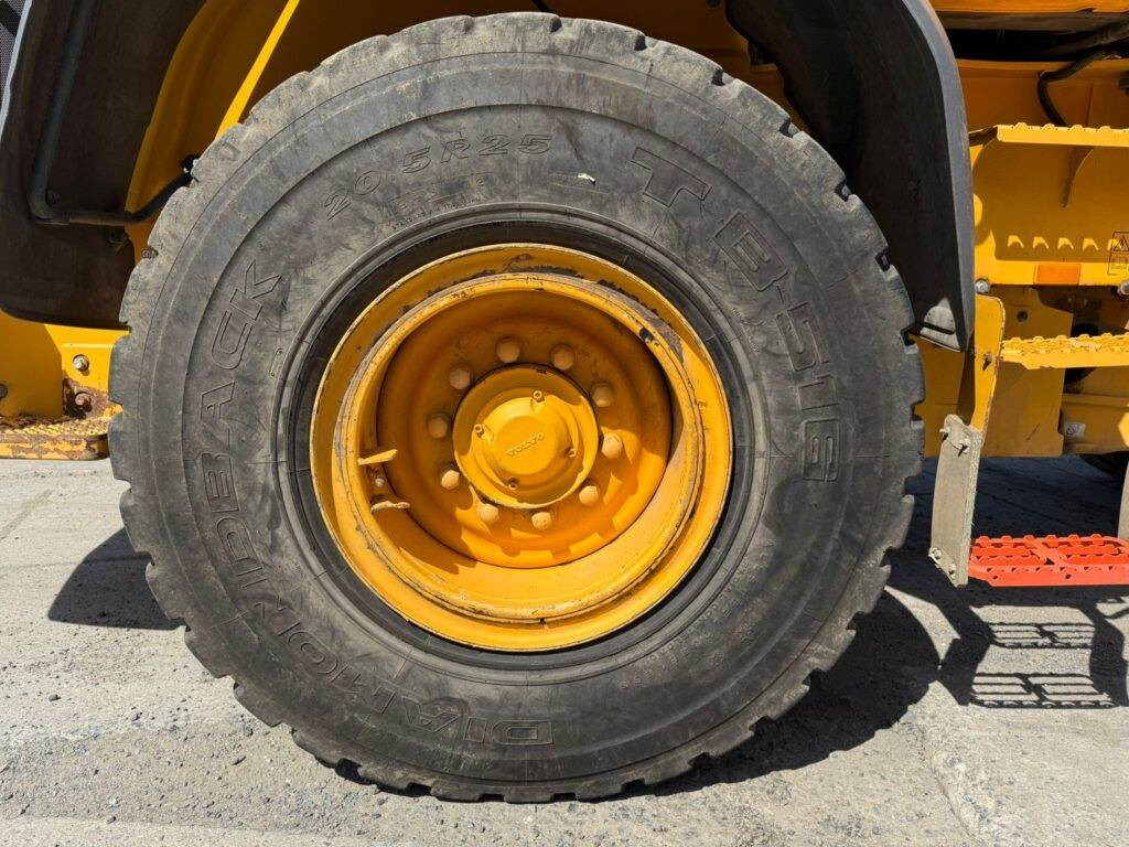 Utovarivač točkaš Volvo L60H: slika 15