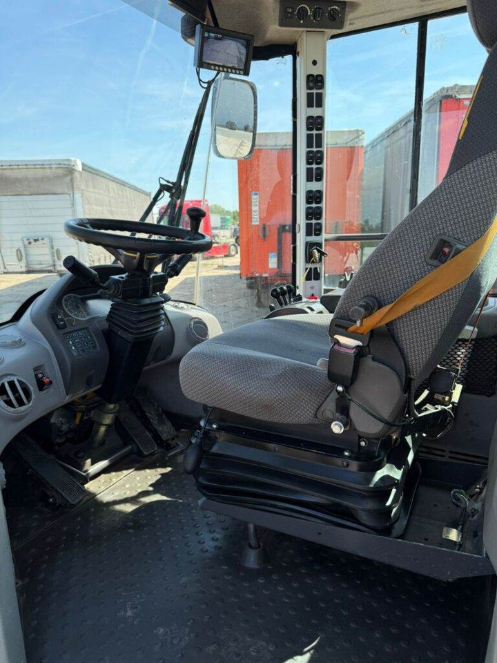 Utovarivač točkaš Volvo L60H: slika 23
