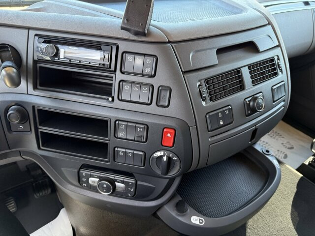 DAF XF 480 Pritsche Kran Plafinger 21000L - Kamion sa tovarnim sandukom, Kamion sa dizalicom: slika 2 DAF XF 480 Pritsche Kran Plafinger 21000L - Kamion sa tovarnim sandukom, Kamion sa dizalicom: slika 2