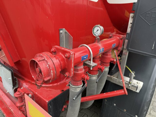Silo cisterna Feldbinder EUT 54.3 liegend. Silo 54.000 Liter 3 Achs: slika 7