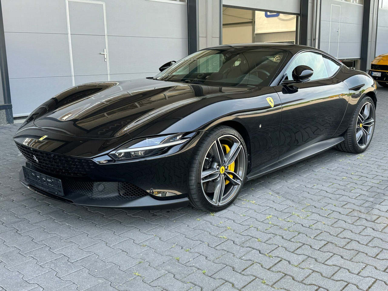 Ferrari Roma Coupe Schwarz - Automobil: slika 5 Ferrari Roma Coupe Schwarz - Automobil: slika 5