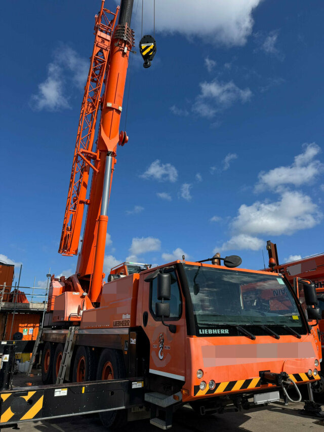 Liebherr LTM 1070-4.2 Autokran mit Spitze *TOP Zustand - Autokran za sve terene: slika 4 Liebherr LTM 1070-4.2 Autokran mit Spitze *TOP Zustand - Autokran za sve terene: slika 4