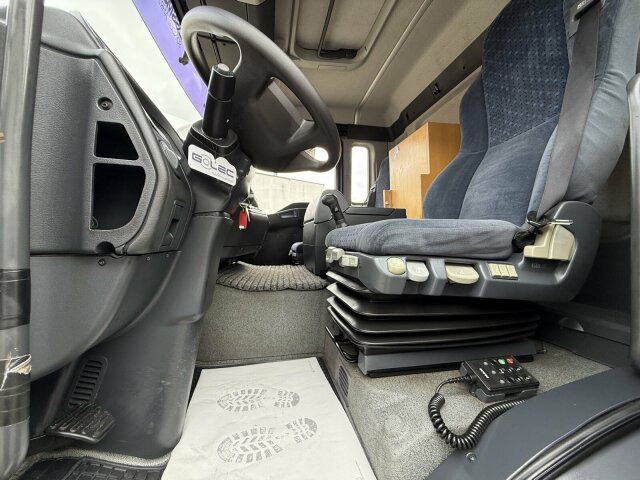 Vakuumska cisterna MAN TGA 18.360 4x2 HD-Kanalreiniger ASSMANN 6500 L: slika 13 Vakuumska cisterna MAN TGA 18.360 4x2 HD-Kanalreiniger ASSMANN 6500 L: slika 13