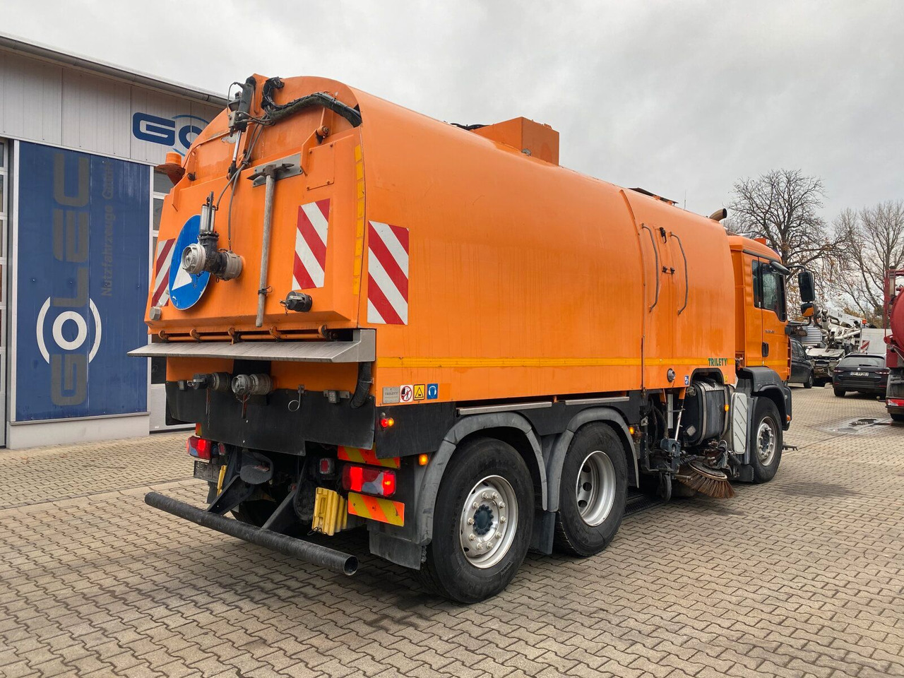 MAN TGA 26.430 6x2-2 LL - Kamion sa golom šasijom i zatvorenom kabinom: slika 3 MAN TGA 26.430 6x2-2 LL - Kamion sa golom šasijom i zatvorenom kabinom: slika 3