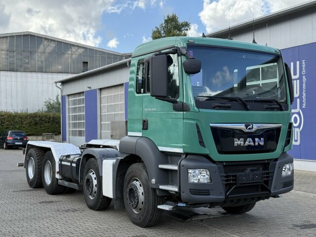 MAN TGS 35.420 8x4 Euro 6C Fahrgestell Betonmischer - Kamion sa golom šasijom i zatvorenom kabinom: slika 1 MAN TGS 35.420 8x4 Euro 6C Fahrgestell Betonmischer - Kamion sa golom šasijom i zatvorenom kabinom: slika 1