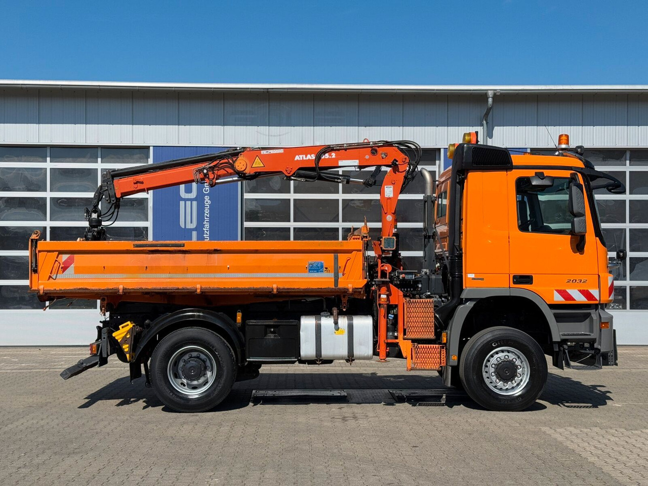 Mercedes-Benz ACTROS 2044 4x4 Kipper Kran ATLAS 65.2 A2L - Istovarivač, Kamion sa dizalicom: slika 3 Mercedes-Benz ACTROS 2044 4x4 Kipper Kran ATLAS 65.2 A2L - Istovarivač, Kamion sa dizalicom: slika 3