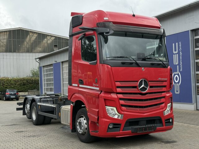 Mercedes-Benz ACTROS 2543 6x2 Wechselaufbau BDF AHK 2 Betten - Kamion za prevoz kontejnera/ Kamion sa promenjivim sandukom: slika 1 Mercedes-Benz ACTROS 2543 6x2 Wechselaufbau BDF AHK 2 Betten - Kamion za prevoz kontejnera/ Kamion sa promenjivim sandukom: slika 1