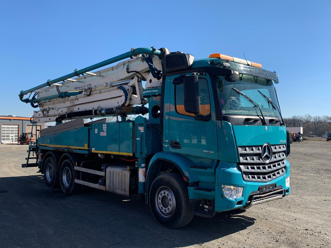 Mercedes-Benz AROCS 2636 6x4 Euro 6 Betonpumpe SERMAC 4Z36 - Auto pumpa za beton: slika 2 Mercedes-Benz AROCS 2636 6x4 Euro 6 Betonpumpe SERMAC 4Z36 - Auto pumpa za beton: slika 2
