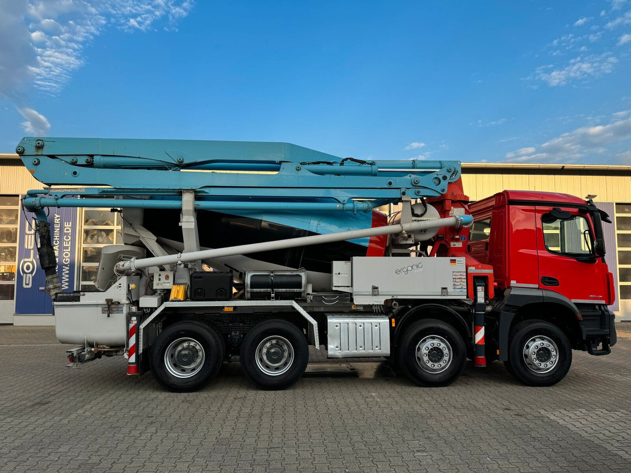 Mercedes-Benz AROCS 3243 8x4 Euro 6 Pumi Putzmeister TMM 24-3 - Auto pumpa za beton: slika 4 Mercedes-Benz AROCS 3243 8x4 Euro 6 Pumi Putzmeister TMM 24-3 - Auto pumpa za beton: slika 4