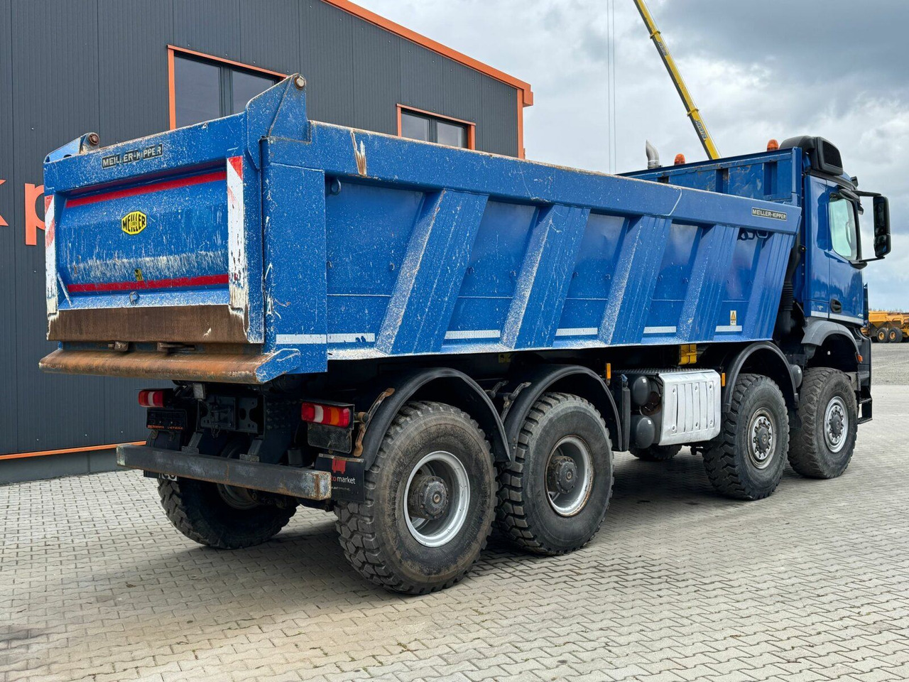 Mercedes-Benz AROCS 4145 8x8 EURO6 Muldenkipper TOP! - Istovarivač: slika 5 Mercedes-Benz AROCS 4145 8x8 EURO6 Muldenkipper TOP! - Istovarivač: slika 5