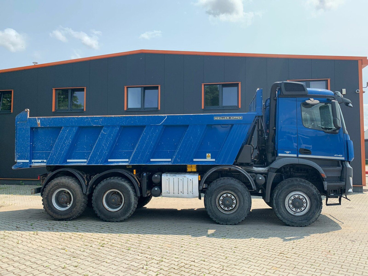 Mercedes-Benz AROCS 4145 8x8 EURO6 Muldenkipper TOP! - Istovarivač: slika 3 Mercedes-Benz AROCS 4145 8x8 EURO6 Muldenkipper TOP! - Istovarivač: slika 3