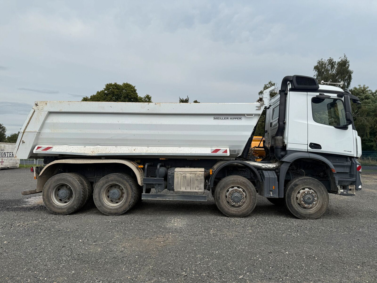 Mercedes-Benz AROCS 4145 8x8 Meiller Muldenkipper - Kamion za utovaranje kontejnera: slika 3 Mercedes-Benz AROCS 4145 8x8 Meiller Muldenkipper - Kamion za utovaranje kontejnera: slika 3