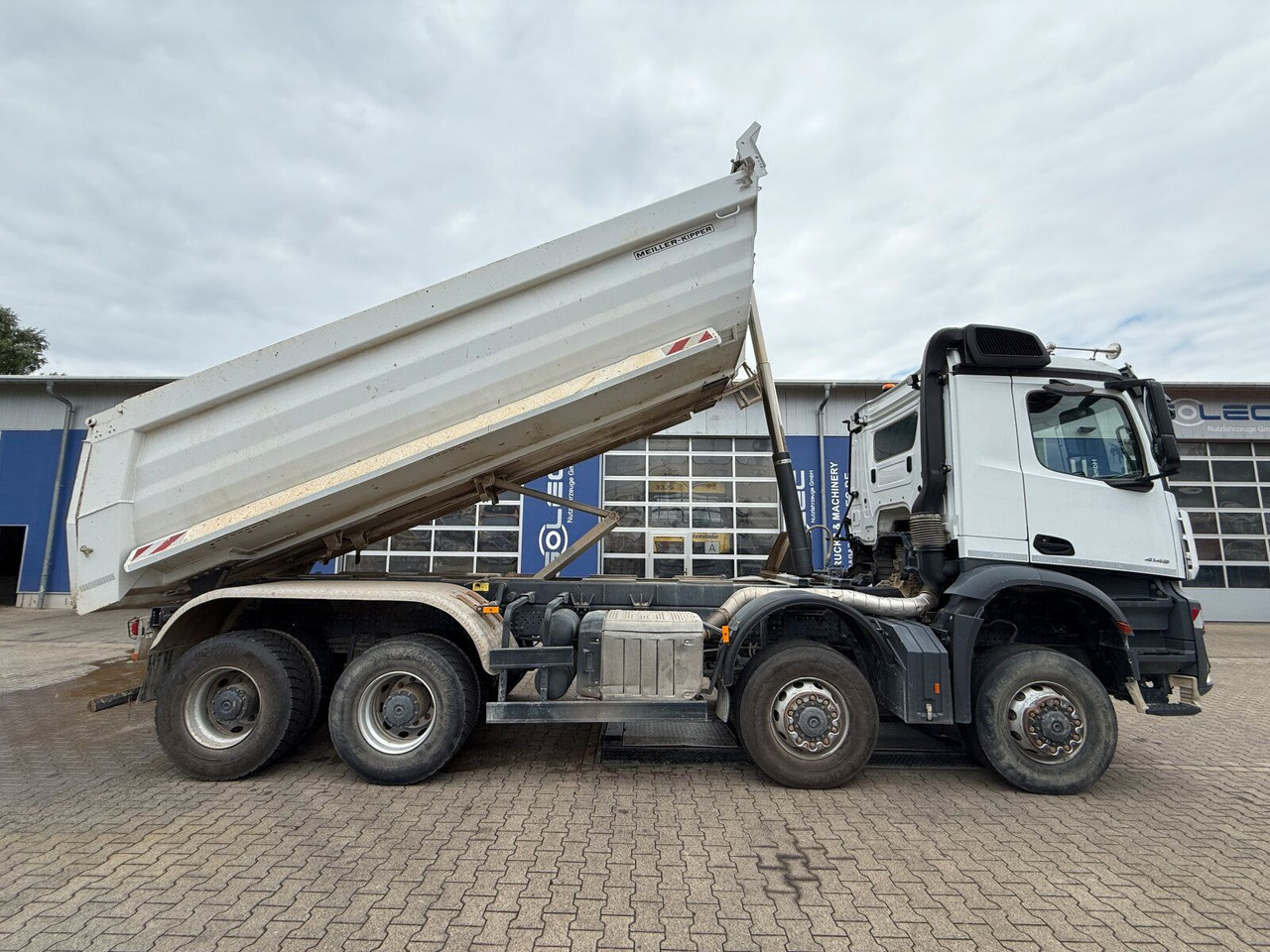 Mercedes-Benz AROCS 4145 8x8 Meiller Muldenkipper - Istovarivač: slika 4 Mercedes-Benz AROCS 4145 8x8 Meiller Muldenkipper - Istovarivač: slika 4