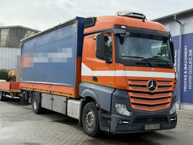 Mercedes-Benz Actros 4x2 Pritsche Plane Laderampe + Anhänger - Kamion sa ceradom: slika 1 Mercedes-Benz Actros 4x2 Pritsche Plane Laderampe + Anhänger - Kamion sa ceradom: slika 1