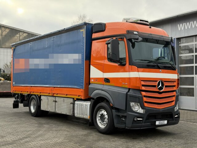 Mercedes-Benz Actros 4x2 Pritsche Plane Laderampe + Anhänger - Kamion sa ceradom: slika 1 Mercedes-Benz Actros 4x2 Pritsche Plane Laderampe + Anhänger - Kamion sa ceradom: slika 1