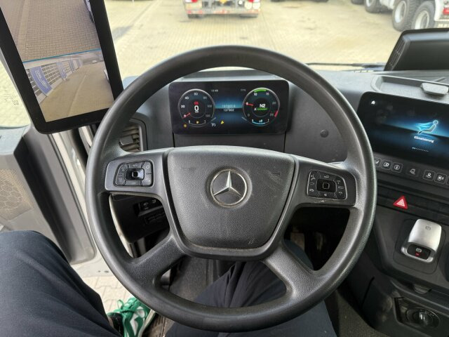 Mercedes-Benz Arocs 3246 8x4 Abrollkipper Kran Palfinger 19001 - Kamion sa hidrauličnom kukom, Kamion sa dizalicom: slika 4 Mercedes-Benz Arocs 3246 8x4 Abrollkipper Kran Palfinger 19001 - Kamion sa hidrauličnom kukom, Kamion sa dizalicom: slika 4