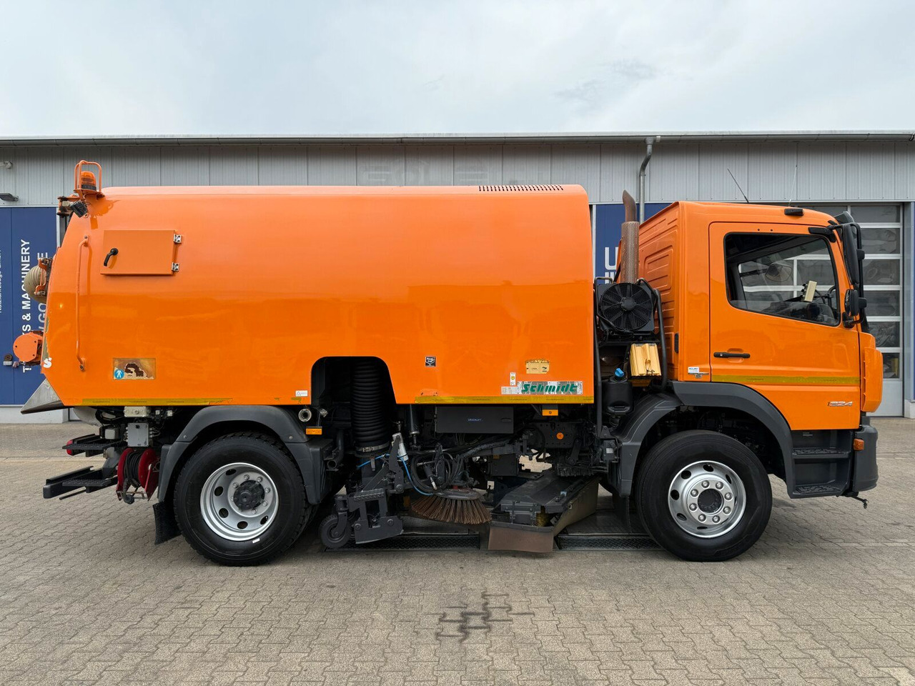 Mercedes-Benz Atego 1324 4x2 Kehrmaschine Schmidt SKF S7B 7 m³ - Autočistilica: slika 2 Mercedes-Benz Atego 1324 4x2 Kehrmaschine Schmidt SKF S7B 7 m³ - Autočistilica: slika 2