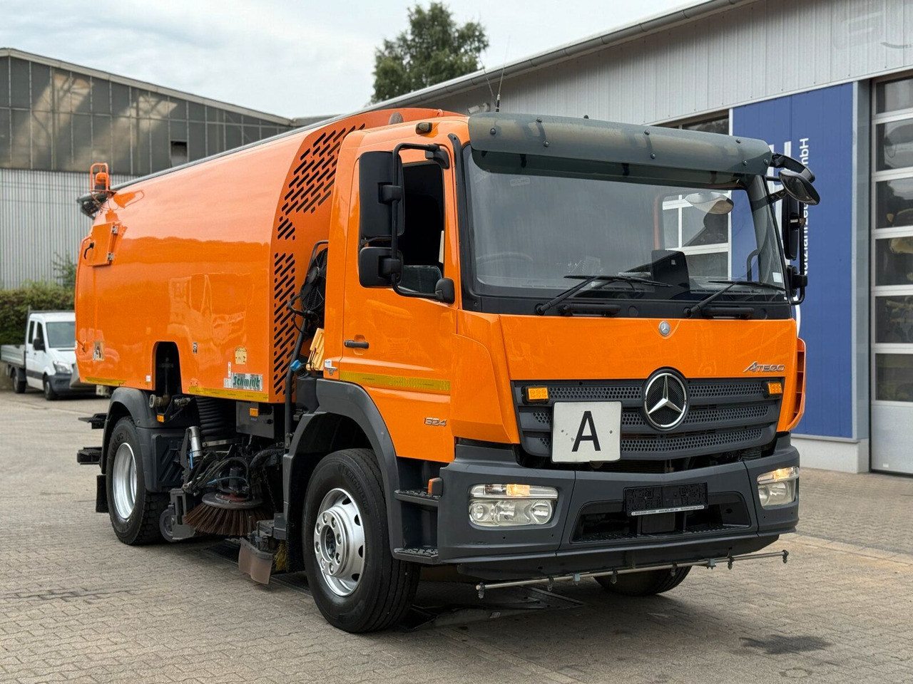 Mercedes-Benz Atego 1324 4x2 Kehrmaschine Schmidt SKF S7B 7 m³ - Autočistilica: slika 1 Mercedes-Benz Atego 1324 4x2 Kehrmaschine Schmidt SKF S7B 7 m³ - Autočistilica: slika 1