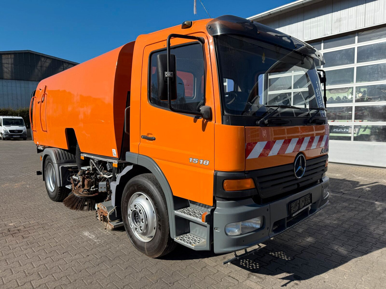 Mercedes-Benz Atego 1518 4x2 Kehrmaschine Bucher 500 - Autočistilica: slika 1 Mercedes-Benz Atego 1518 4x2 Kehrmaschine Bucher 500 - Autočistilica: slika 1