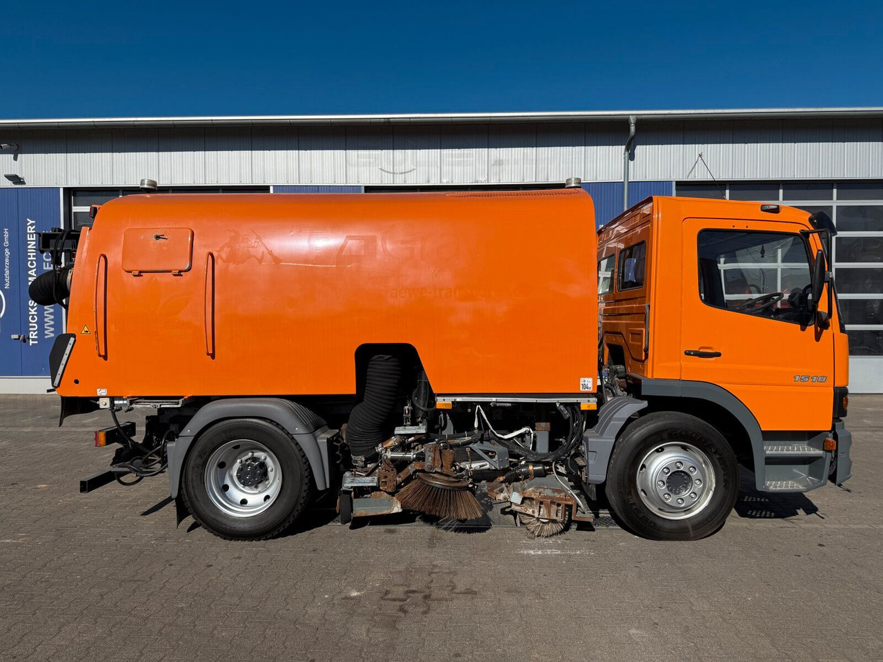 Mercedes-Benz Atego 1518 4x2 Kehrmaschine Bucher 500 - Autočistilica: slika 2 Mercedes-Benz Atego 1518 4x2 Kehrmaschine Bucher 500 - Autočistilica: slika 2