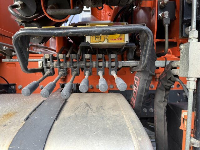 Renault Premium Lander Pritsche mit Kran FASSI - Kamion sa dizalicom, Kamion sa tovarnim sandukom: slika 4 Renault Premium Lander Pritsche mit Kran FASSI - Kamion sa dizalicom, Kamion sa tovarnim sandukom: slika 4