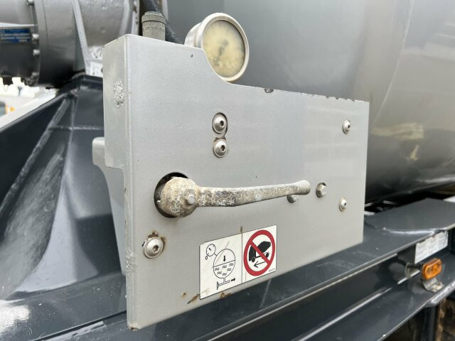 Schwing Stetter Betonmischer Auflieger 10 m³ - Poluprikolica mikser: slika 4 Schwing Stetter Betonmischer Auflieger 10 m³ - Poluprikolica mikser: slika 4