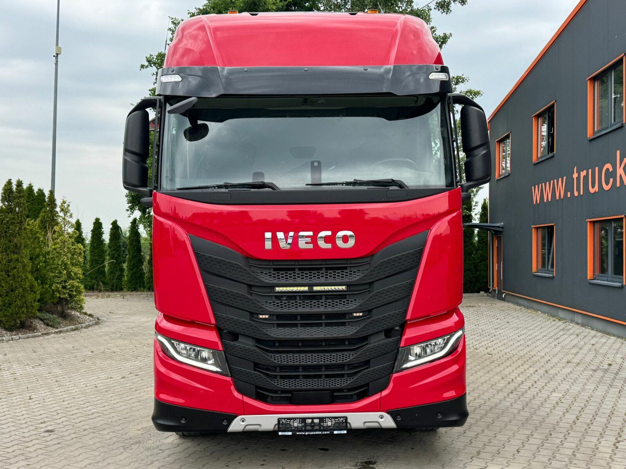 Iveco S-WAY 570 6x2 EURO6 BOOGIE Kipphydraulik - Tegljač: slika 3 Iveco S-WAY 570 6x2 EURO6 BOOGIE Kipphydraulik - Tegljač: slika 3