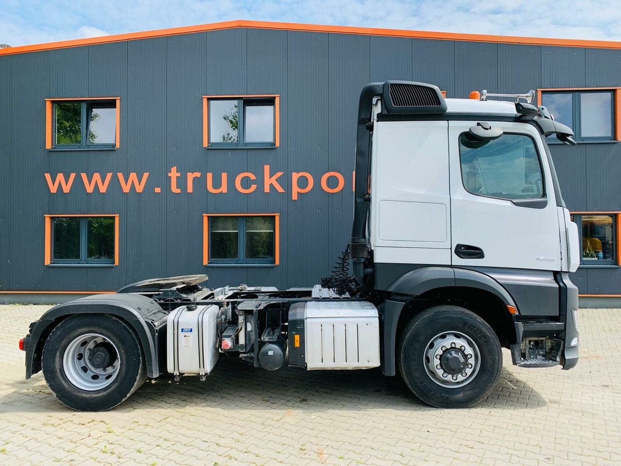 Mercedes-Benz Arocs 1846 LS 4x4 HAD *Kipphyd. Euro6 Blatt/Luft - Tegljač: slika 4 Mercedes-Benz Arocs 1846 LS 4x4 HAD *Kipphyd. Euro6 Blatt/Luft - Tegljač: slika 4