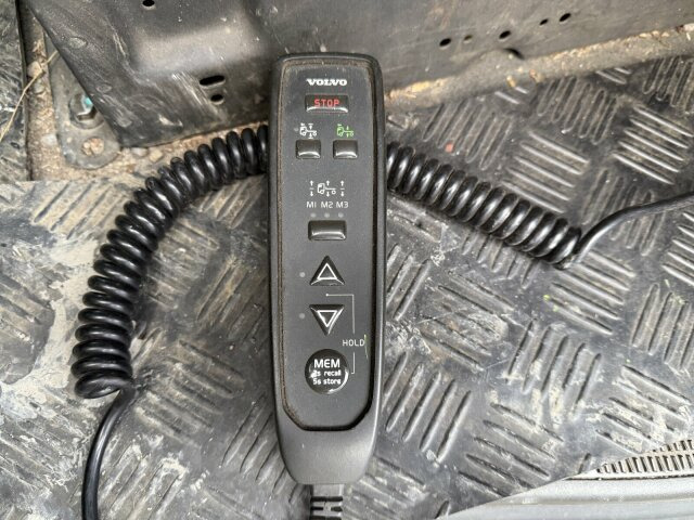 Volvo FH 510 8x4 Holztransporter Kran PENZ *Anhänger - Šticar, Kamion sa dizalicom: slika 4 Volvo FH 510 8x4 Holztransporter Kran PENZ *Anhänger - Šticar, Kamion sa dizalicom: slika 4