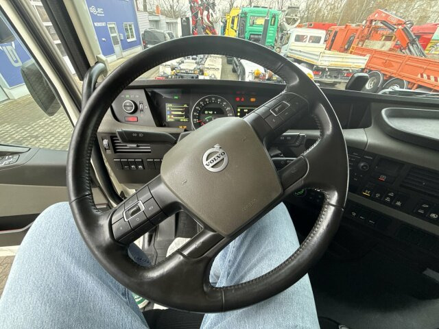 Volvo FH 510 8x4 Holztransporter Kran PENZ *Anhänger - Šticar, Kamion sa dizalicom: slika 2 Volvo FH 510 8x4 Holztransporter Kran PENZ *Anhänger - Šticar, Kamion sa dizalicom: slika 2