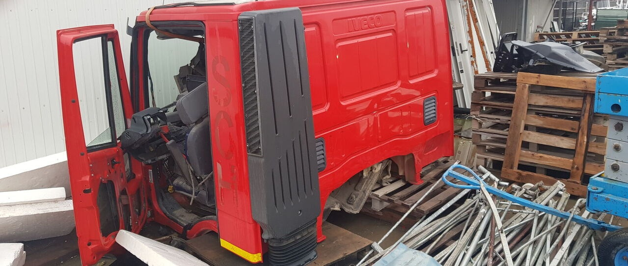 IVECO TRAKKER 450 - Kabina za Kamion: slika 4 IVECO TRAKKER 450 - Kabina za Kamion: slika 4