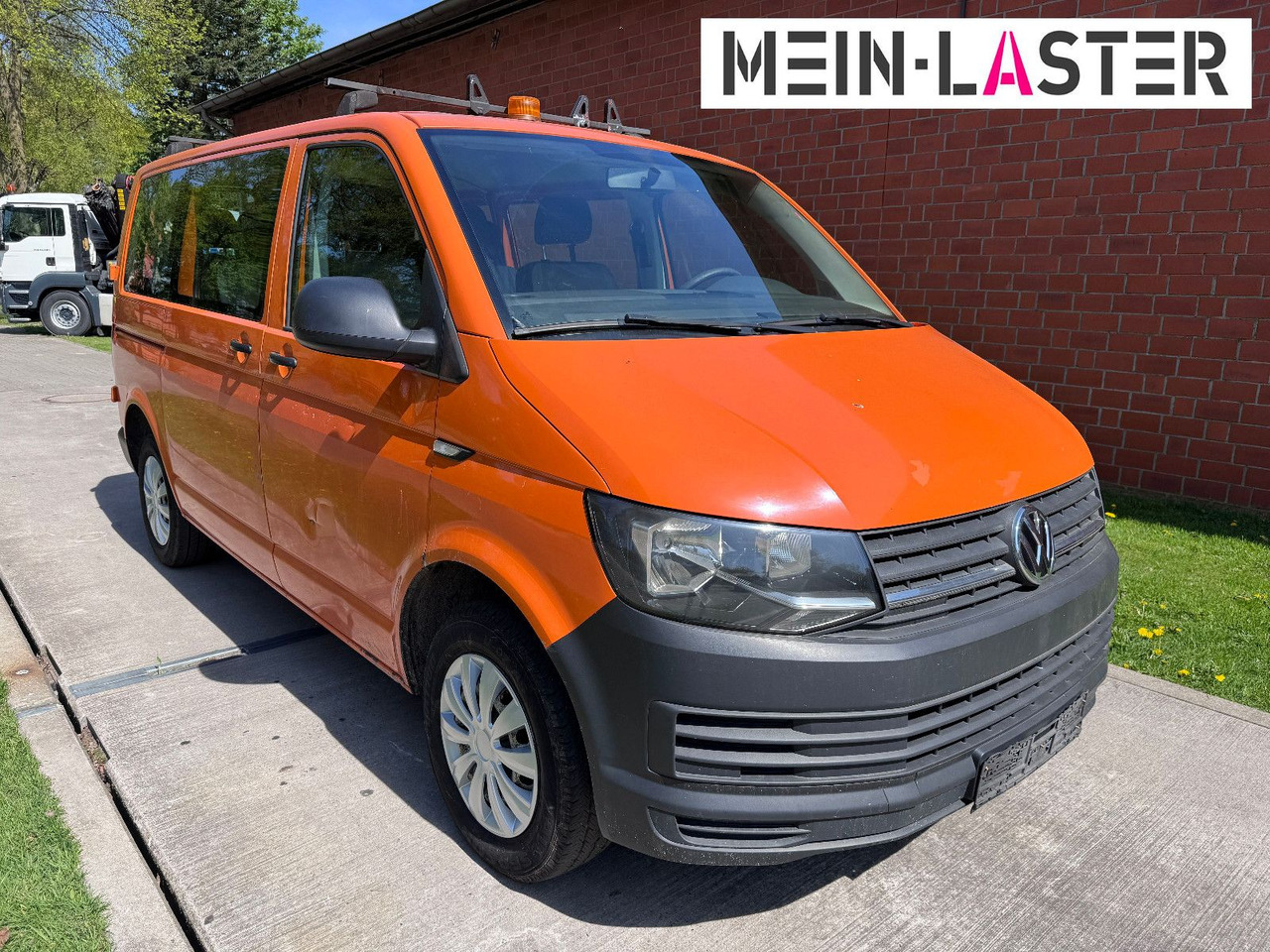 Volkswagen 2.0 tdi Bus 9 Sitzer Flügeltür - Putnički kombi: slika 1 Volkswagen 2.0 tdi Bus 9 Sitzer Flügeltür - Putnički kombi: slika 1