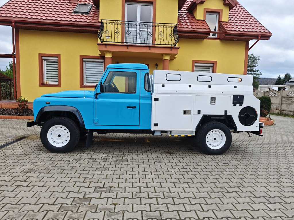 Land Rover Defender VAACUM truck canalisation cleaner 4x4 - Vakuumska cisterna: slika 3 Land Rover Defender VAACUM truck canalisation cleaner 4x4 - Vakuumska cisterna: slika 3