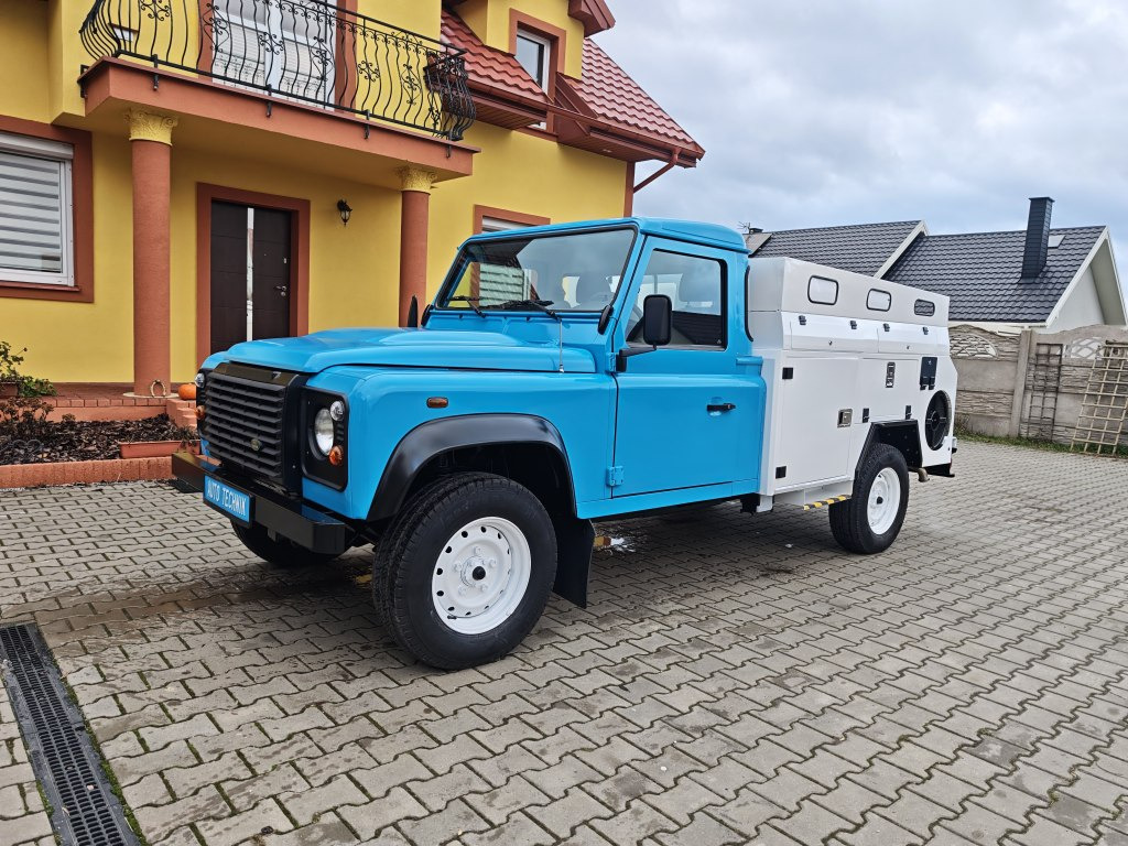 Land Rover Defender VAACUM truck canalisation cleaner 4x4 - Vakuumska cisterna: slika 1 Land Rover Defender VAACUM truck canalisation cleaner 4x4 - Vakuumska cisterna: slika 1