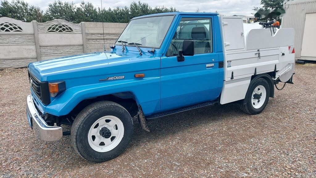 Toyota Land Cruiser COMBI HYDRO CLEANER 4x4 - Vakuumska cisterna: slika 5 Toyota Land Cruiser COMBI HYDRO CLEANER 4x4 - Vakuumska cisterna: slika 5