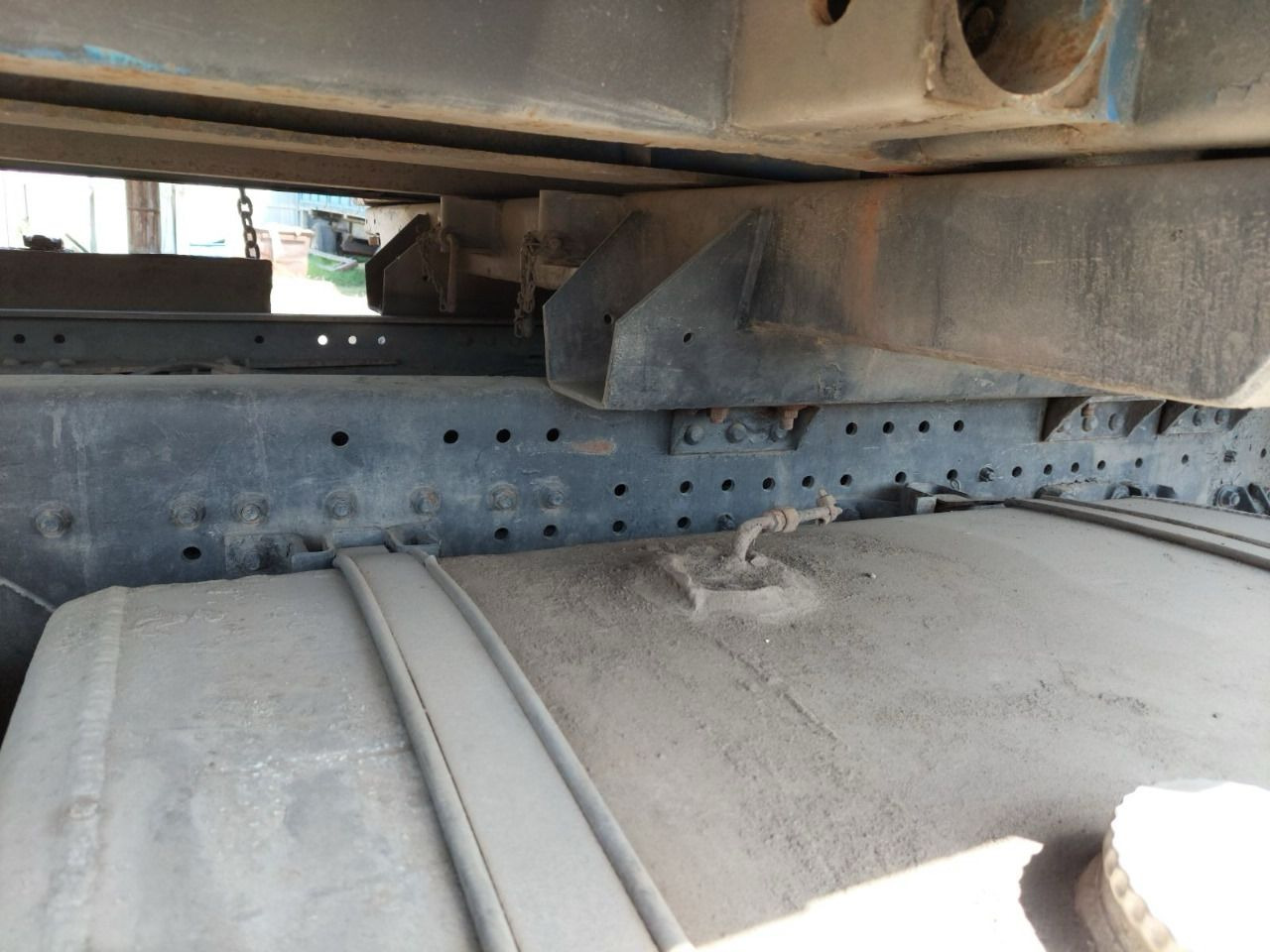 Kamion sa tovarnim sandukom MAN 26.414: slika 9