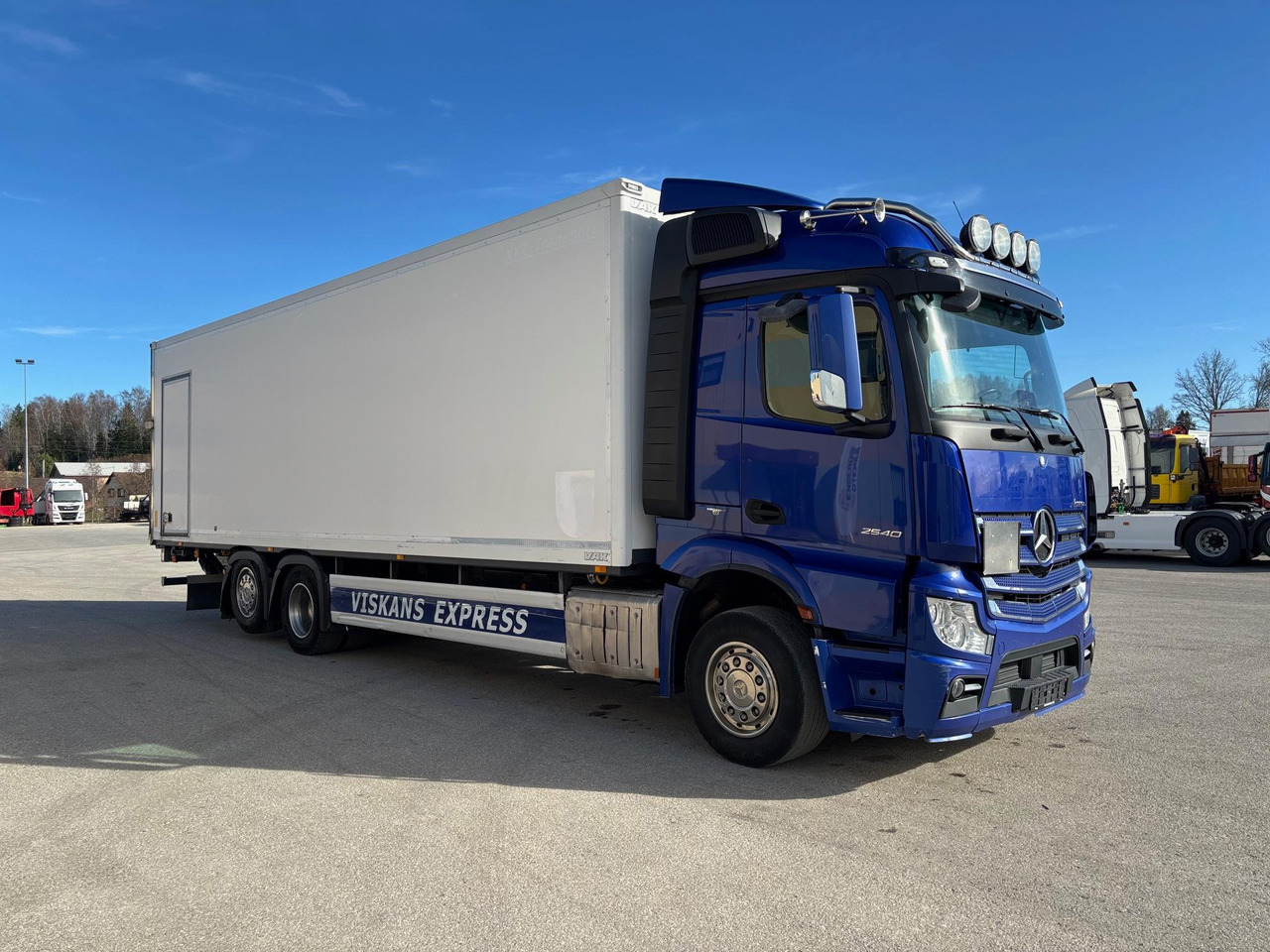 MERCEDES-BENZ ACTROS 2540 - Kamion sa zatvorenim sandukom: slika 1 MERCEDES-BENZ ACTROS 2540 - Kamion sa zatvorenim sandukom: slika 1