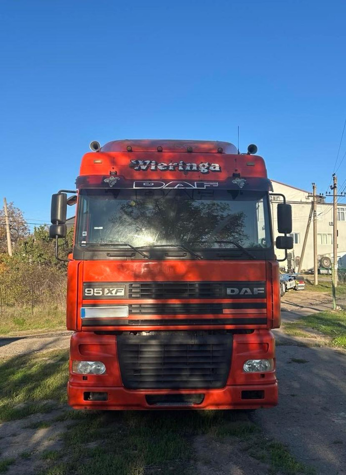 DAF XF 95.380 - Tegljač: slika 2 DAF XF 95.380 - Tegljač: slika 2
